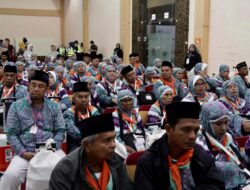 151 Calhaj Kloter 18 Bertolak dari Madina Menuju Medan