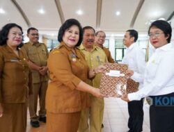 Bupati Karo Serahkan 67 SK Pengangkatan PPPK Tenaga Kesehatan TA 2022