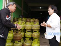 Kelangkaan Gas, Bupati Karo Tinjau Pangkalan di Kabanjahe