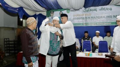 Jamaah Haji Madina Kloter Pertama Tiba di Masjid Agung Nur Ala Nur Panyabungan