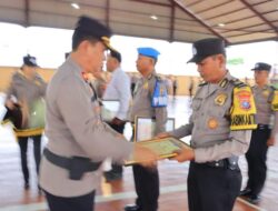 Ungkap Peredaran Narkotika, 7 Personil Polsek Panai Tengah Terima Penghargaan