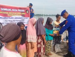 Sambang Nusa Presisi, Satpolairud Polres Labuhanbatu Bagi Sembako