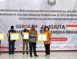 Bupati Karo Terima Penghargaan Gerakan Pembagian Rp10 Juta Bendera Merah Putih