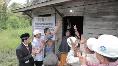 Peringati HLN Ke – 78, PLN UID Sumatera Utara Nyalakan 1003 Sambungan Listrik Warga Tidak Mampu