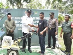 Bupati Madina Serahkan Piagam Partisipasi Proklim di Desa Penyangga TNBG