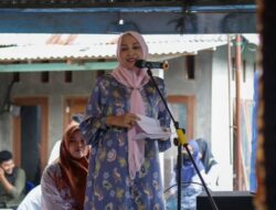 Ketua TP PKK Madina Hadiri Tablik Akbar di Belerong Pasar Laru