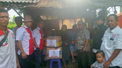 LSM KCBI Sumut Bantu Korban Kebakaran Jalan Bambu Martubung 