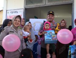Waka Polres Bersama Bhayangkari Cabang Palas Laksanakan Imunisasi Posyandu