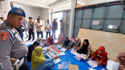Polres Labuhanbatu Kawal Pelipatan Surat Suara di KPU Labura