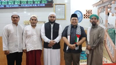 Bupati Tapsel Buka Puasa dan Tarawih Bersama Warga Batang Toru