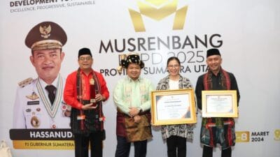 Pemkab Tapsel Terima 2 Penghargaan dari Pj Gubernur Sumut