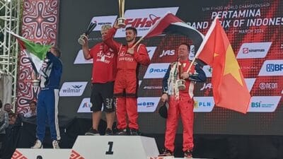 Rusty Wyatt Menjuarai Balapan F1 Powerboat Danau Toba