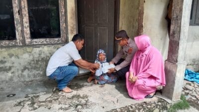 Ramadan Penuh Berkah, Kapolsek Kluet Utara Salurkan Sembako