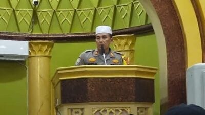 Pesan Polres Aceh Selatan Saat Tarawih di Masjid Agung Istiqamah