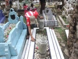 Masyarakat di Seputaran Pemakaman Dapat Omset Jelang Ramadan