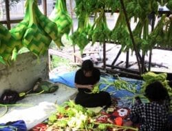 Pedagang Pernak-Pernik Lebaran Mulai Ramai di Medan
