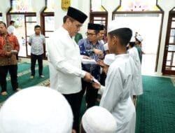 Bupati Madina Santuni Anak Yatim Piatu Kecamatan Panyabungan