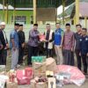 Pj Bupati Aceh Selatan Salurkan Bantuan Masa Panik