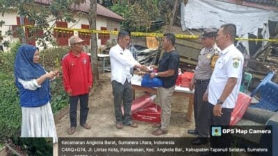 Bupati Santuni Keluarga Korban Kebakaran di Angkola Barat