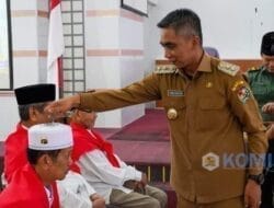 Wabup Theo Apresiasi Njujungi Beras Piher Calon Jemaah Haji Karo