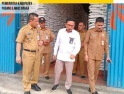Bupati Paluta Tinjau Gudang Bulog Cabang Padangsidimpuan