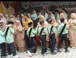 Pelepasan Siswa, MIS Miftahul Jannah Ikut ‘Menduniakan Madrasah’