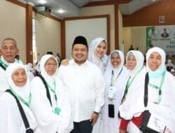 Tangis Haru Iringi Pelepasan 222 JCH oleh Bupati Tapsel