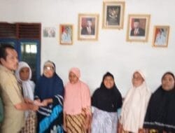 Pemdes Simpang Durian Salurkan BLT untuk Dua Tahap