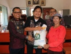 Terima Bantuan Cadangan Beras, Bupati Toba : Warga Jangan Manja