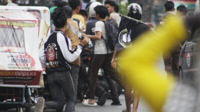 Puluhan Remaja Bermotor Buat Resah di Depan Kampus UNIVA Medan