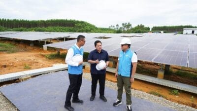Tinjau PLTS PLN, Menteri BUMN Pastikan Peringatan HUT RI di IKN Gunakan Listrik Hijau