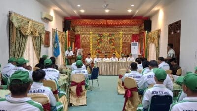 Pj Bupati Aceh Selatan Lepas Keberangkatan Kontingen POPDA XVII
