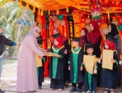 Pelepasan/Widuda Siswa PAUD KB Mama Lancar