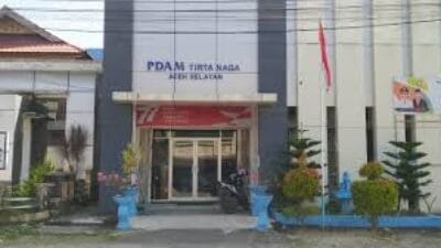 Warga Sawang Kajai Tapaktuan Mengeluh, Air PDAM Tirta Naga Tidak Lancar