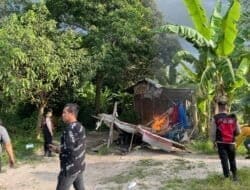 Polsek Medan Tembung Bongkar dan Bakar Barak Narkoba di Pekan Jumat