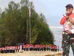 Kibarkan Merah Putih di Pulau Pusong, Dandim Abdya Ajak Masyarakat Jaga Konservasi Laut