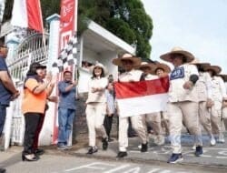 Sambut HUT ke-79 Kemerdekaan RI, Bupati Karo Lepas Peserta Gerak Jalan
