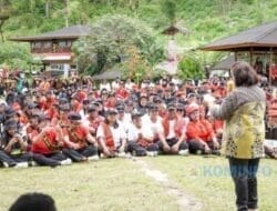Sambut Hari Guru, Diknas Karo Gelar Lomba Gerak Jalan Variatif