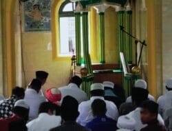 H. Saipullah Jadi Imam Salat Jumat di Gunung Baringin