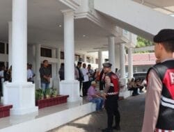 Personel Polres Aceh Selatan Amankan Visi – Misi Paslon Bupati Wabup Pilkada 2024