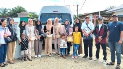Kepala SMAN 1 Sinunukan Berangkatkan Siswanya Berkompetisi di PRSU Medan