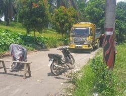 Warga Desa Baru Titi Besi Blokir Truk Pengangkut Galian C di Galang