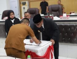 Bupati Madina Tandatangani Nota Kesepakatan KUA-PPAS APBD 2025