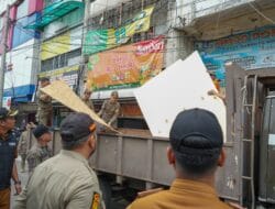 Sejumlah Ruko di Kecamatan Medan Petisah Ditertibkan
