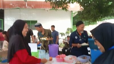 Jumat Berkah DPR Masjid Raya Miftahul Iman,  Makan Puas Cuma Bayar dengan Doa