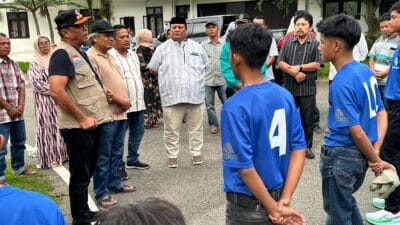 Bupati Madina Lepas Tim Sepak Bola Madina ke Piala Soeratin U-15