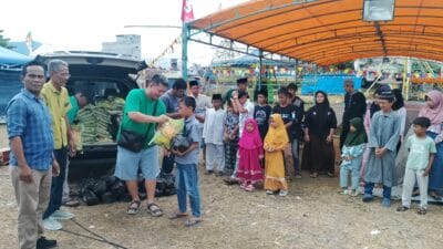 Pengusaha Pasar Malam Shaqila Santuni Anak Yatim