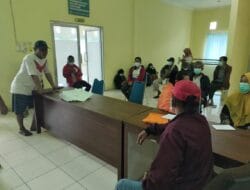 Tak Dilayani, Puluhan Pasien Penderita Paru Terlantar di Puskesmas Desa Pon