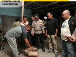 Satpol PP Paluta dan Polsek Padang Bolak Razia Pekat, Ditemukan Banyak Miras dan Wanita