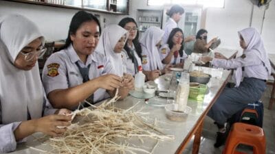 Kreasi Siswa SMAN 2, Daur Ulang Ampas Tebu Raih Penghargaan Internasional